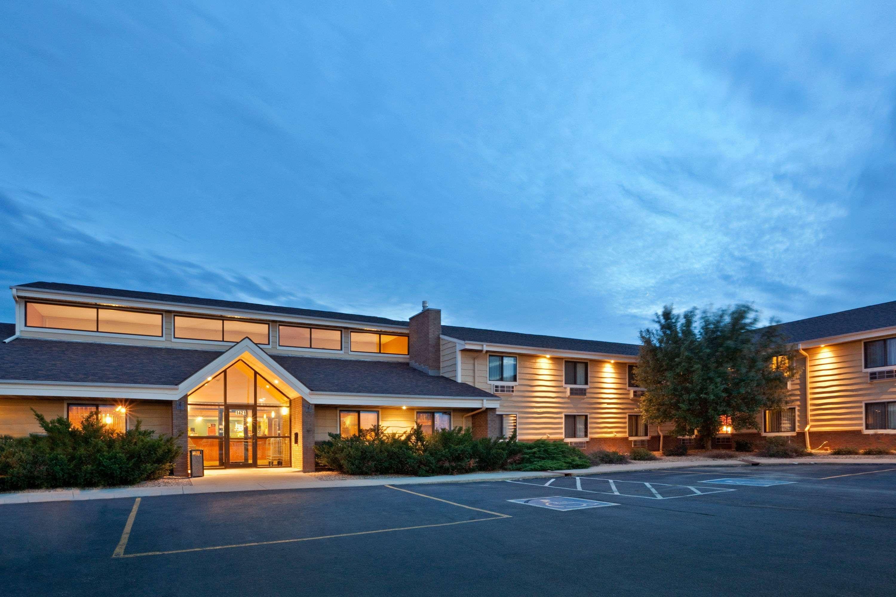 Americinn By Wyndham Mitchell Exterior photo